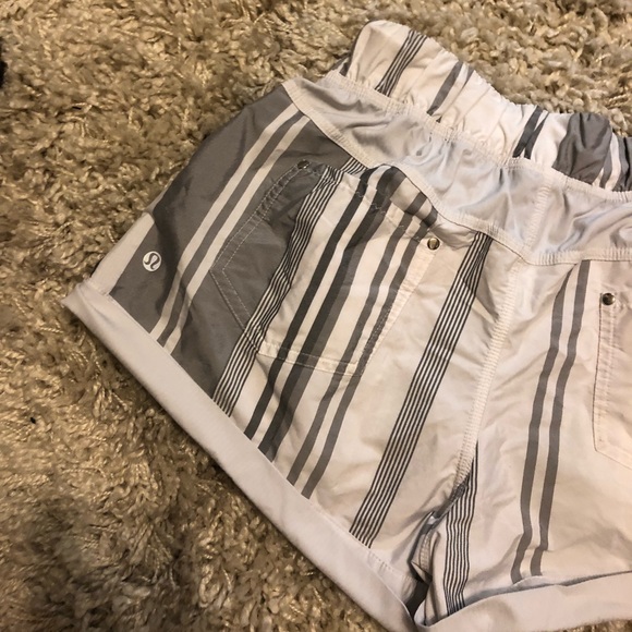 lululemon athletica Pants - lululemon shorts fit like a 4